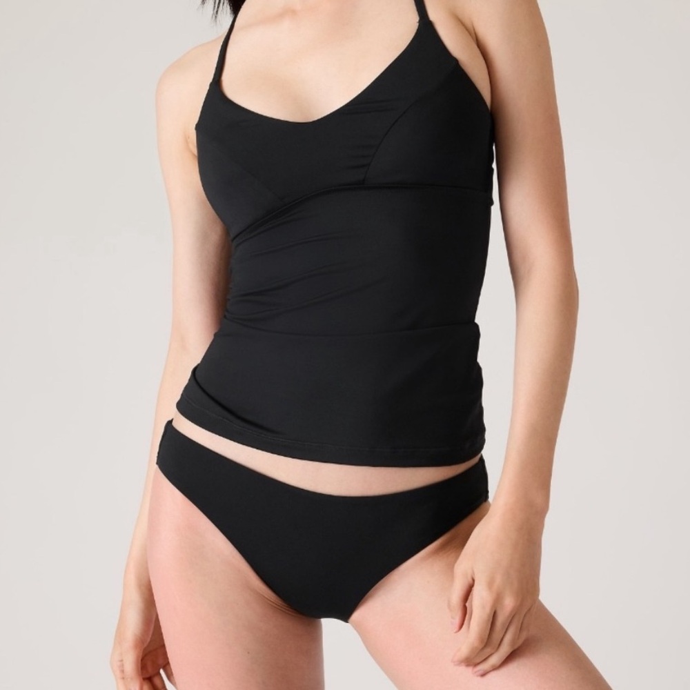 Athleta Black Tankini Swim Top 🖤